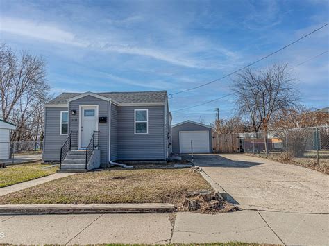 Zillow has 23 photos of this 599,000 3 beds, 2 baths, 1,703 Square Feet single family home located at 3817 Steel St, Bismarck, ND 58503 built in 2023. . Zillow bismarck